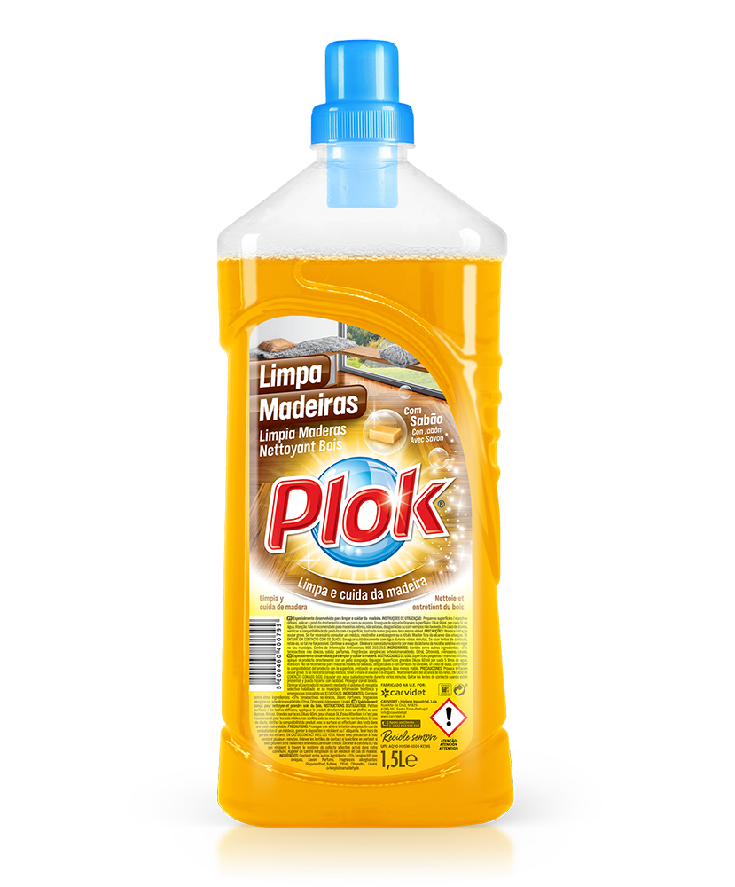 Limpa madeira com sabão